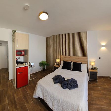 Namaste Modern Elegance City Center Apartment By Namaste Elite 토레몰리노스 외부 사진