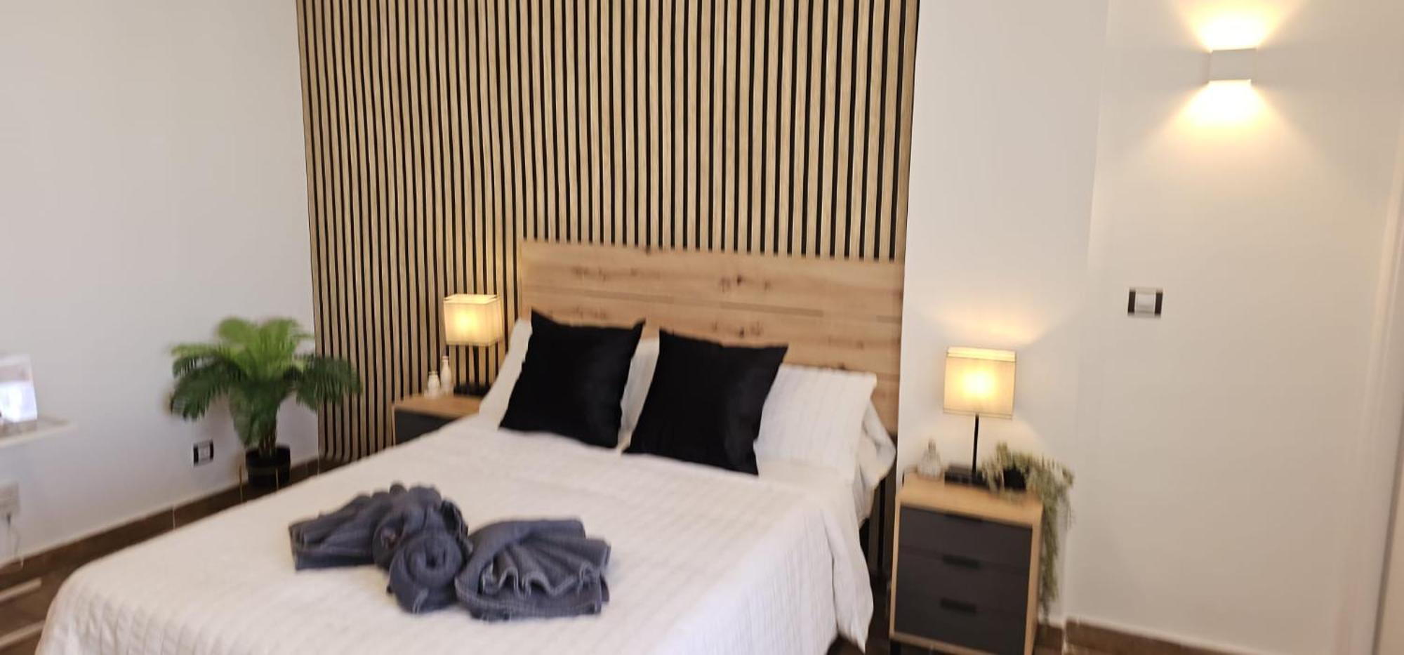 Namaste Modern Elegance City Center Apartment By Namaste Elite 토레몰리노스 외부 사진