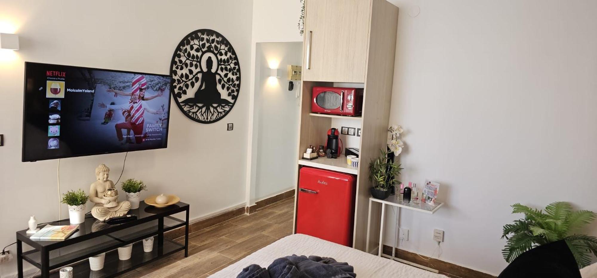 Namaste Modern Elegance City Center Apartment By Namaste Elite 토레몰리노스 외부 사진